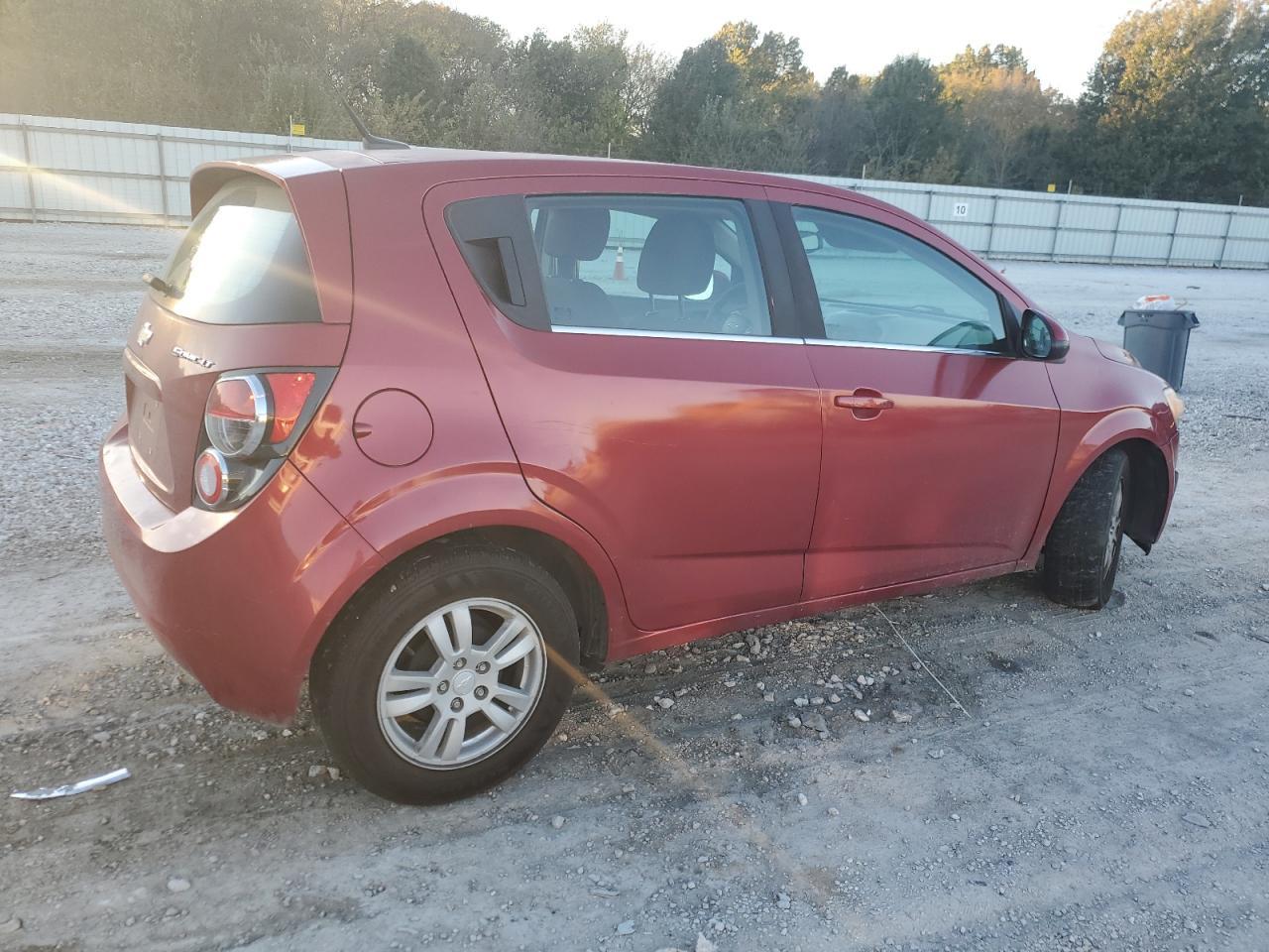 2014 Chevrolet Sonic Lt - Image 3