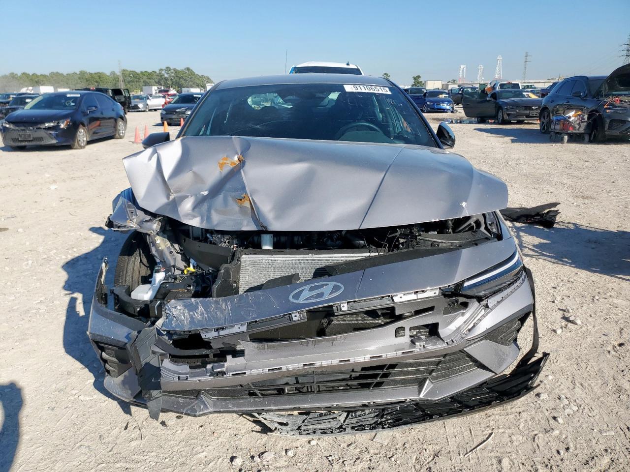 2025 Hyundai Elantra Sel Sport - Image 5