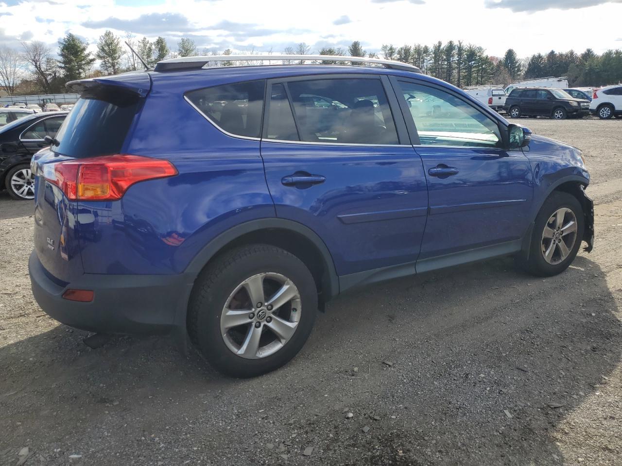 2015 Toyota Rav4 Xle - Image 3