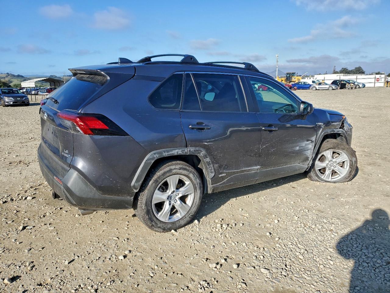 2019 Toyota Rav4 Hybrid Le - Image 3