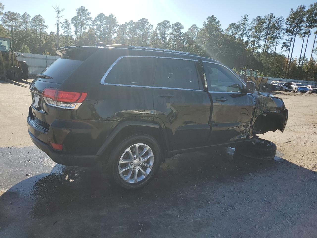 2021 Jeep Grand Cherokee Laredo - Image 3