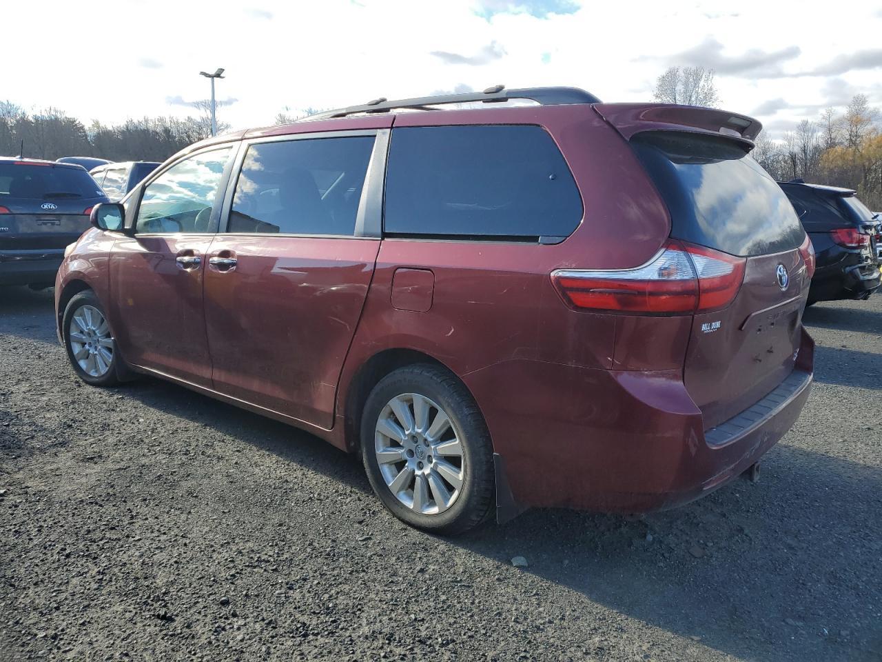 2015 Toyota Sienna Xle - Фото 2