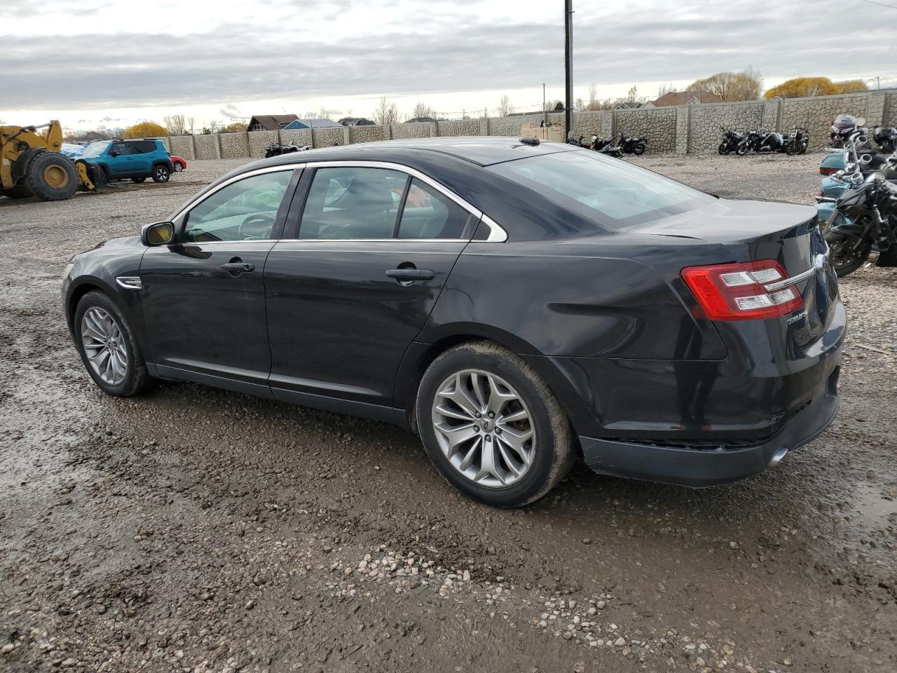 2013 Ford Taurus Limited - Фото 2