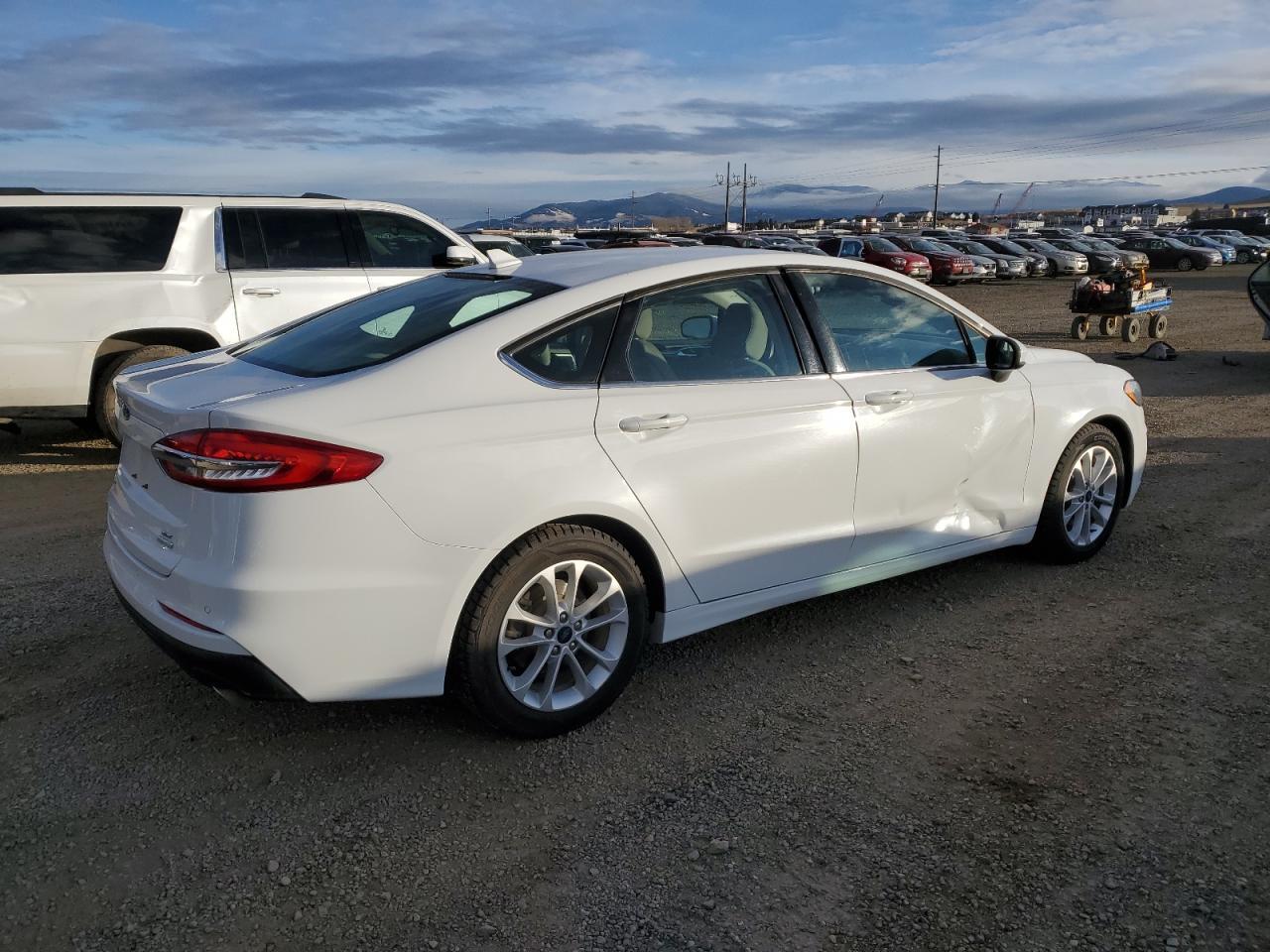 2020 Ford Fusion Se - Фото 3