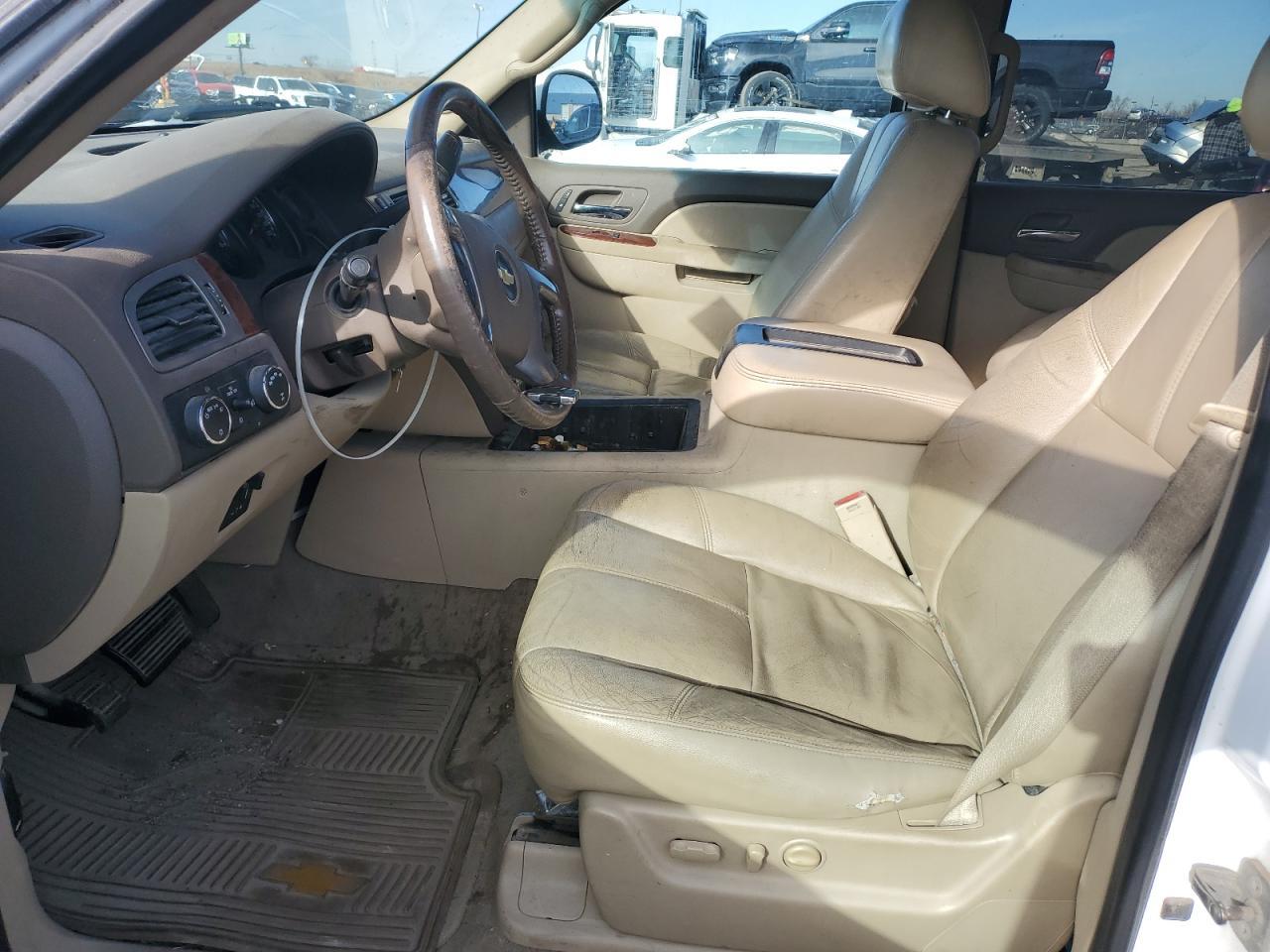 2012 Chevrolet Suburban - Image 7