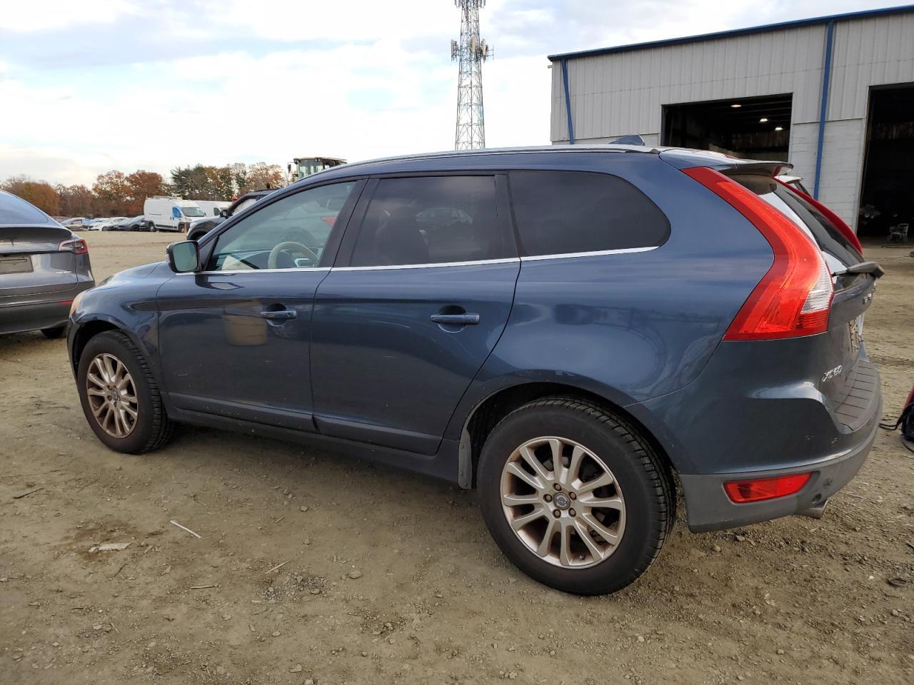 2010 Volvo Xc60 - Фото 2