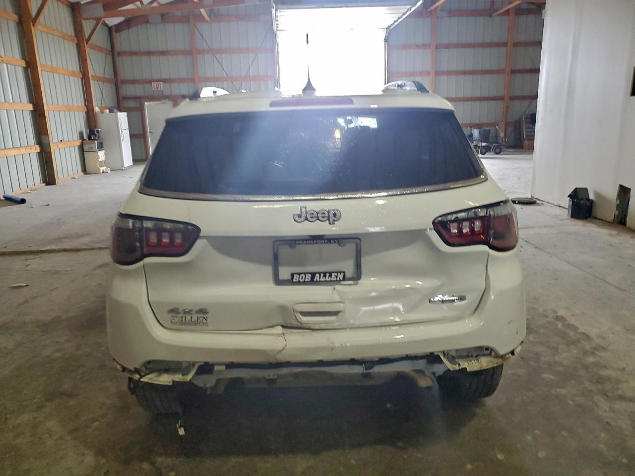2023 Jeep Compass Latitude - Image 6