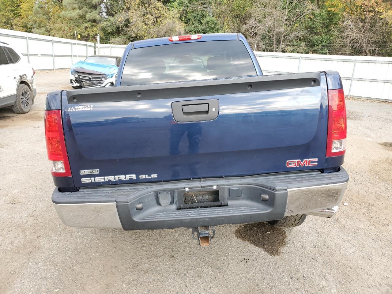 2011 GMC Sierra - Image 6
