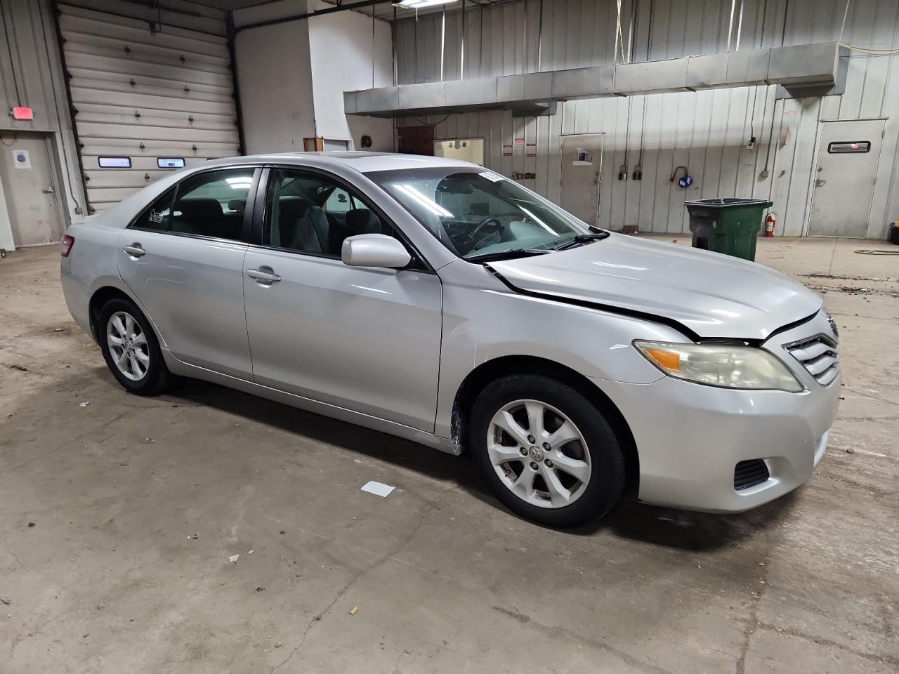 2010 Toyota Camry Base - Фото 4