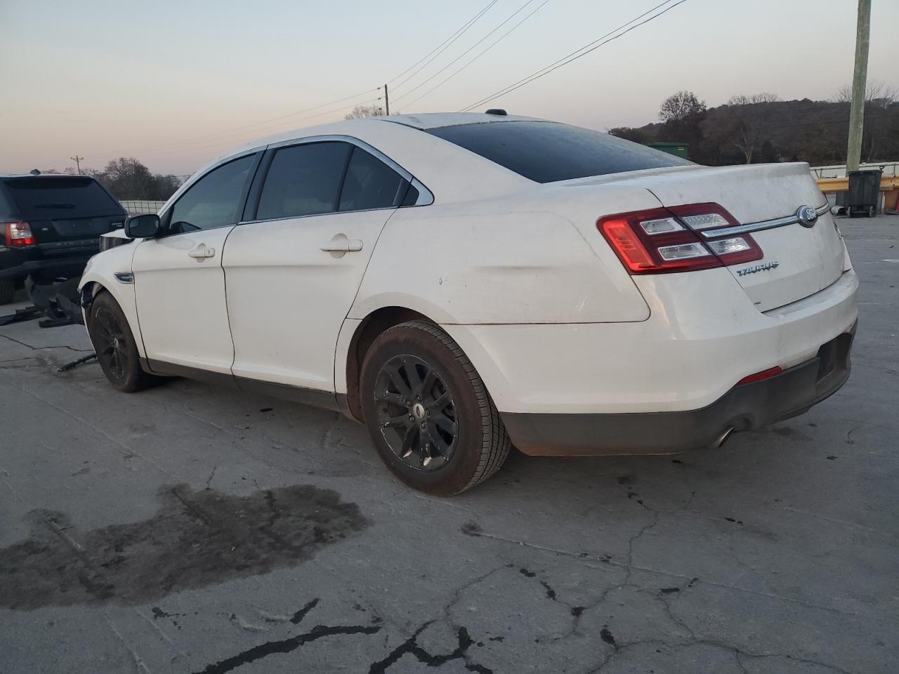 2013 Ford Taurus Se - Фото 2