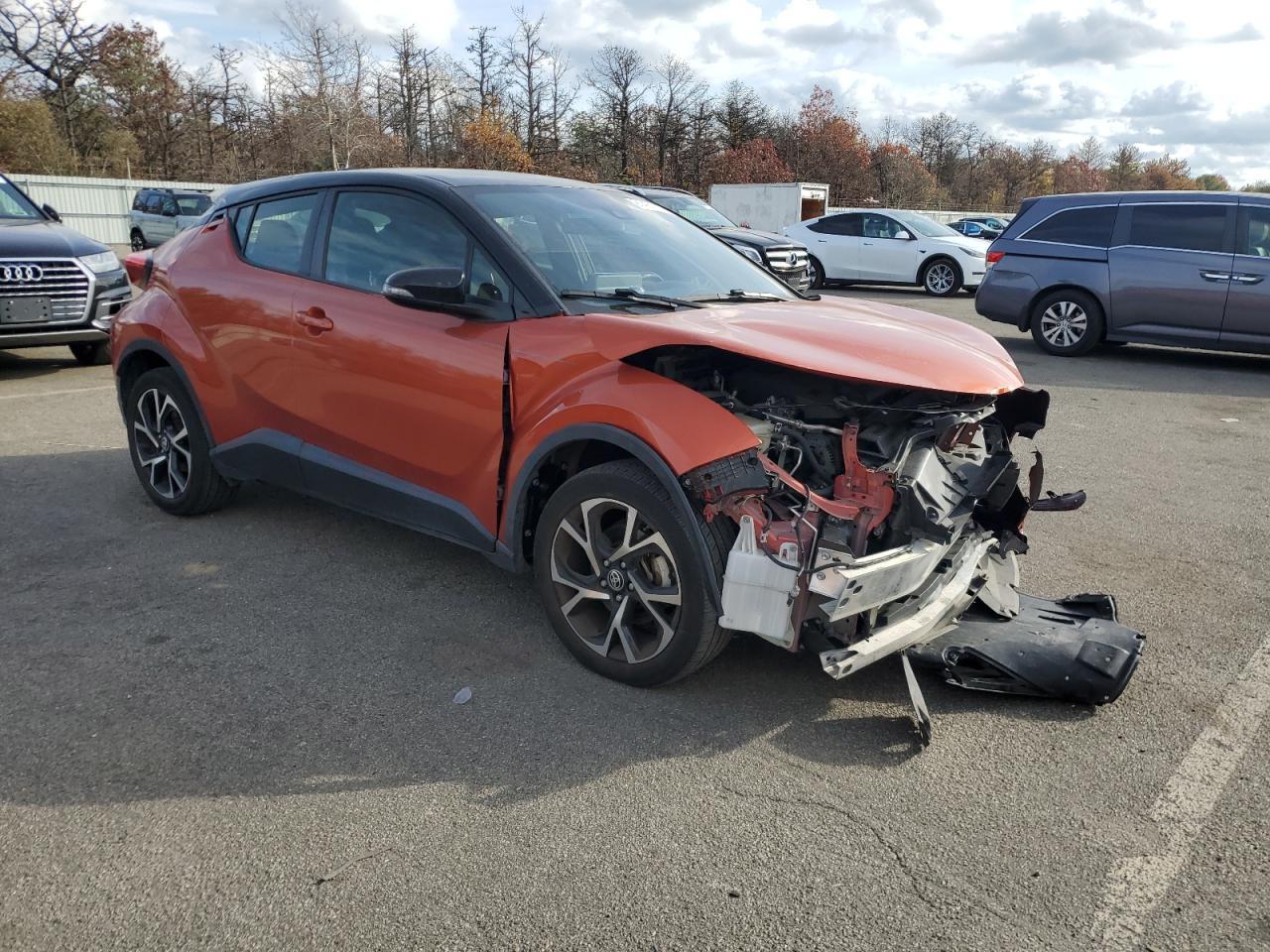 2020 Toyota C-Hr Xle - Image 4