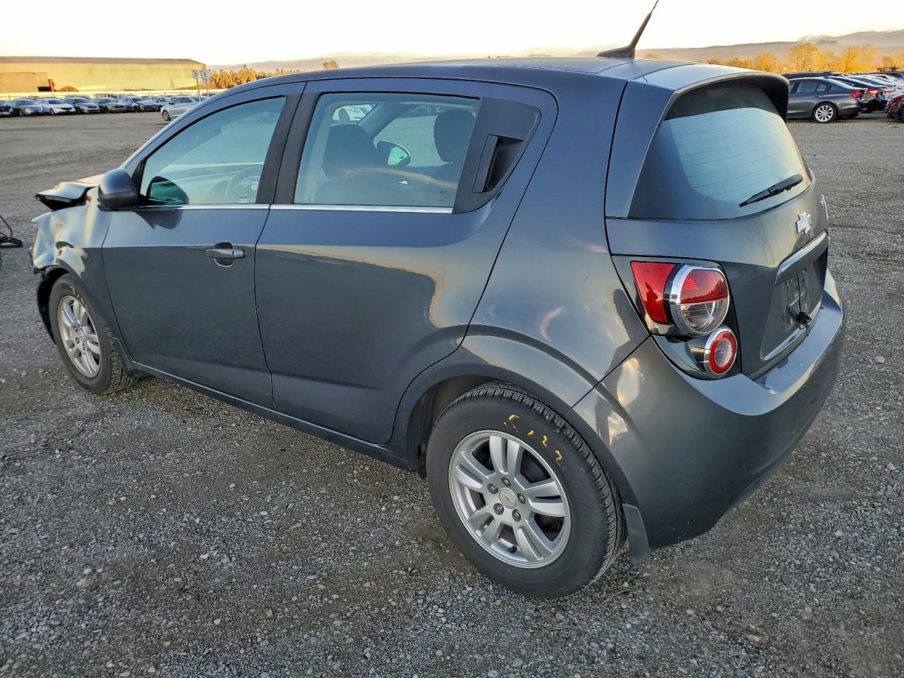 2013 Chevrolet Sonic Lt - Image 2