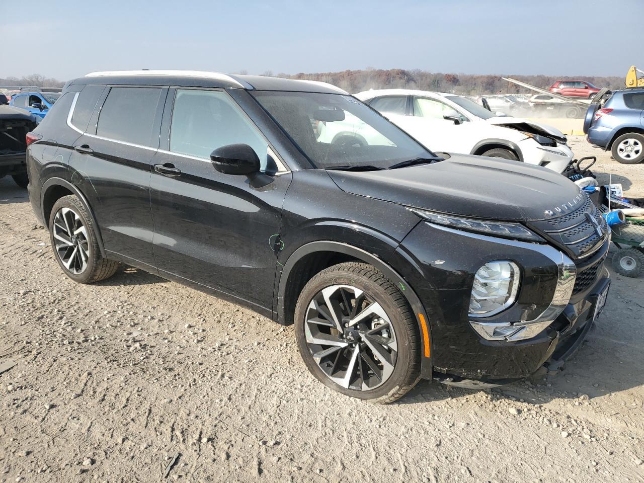 2024 Mitsubishi Outlander Sel - Image 4