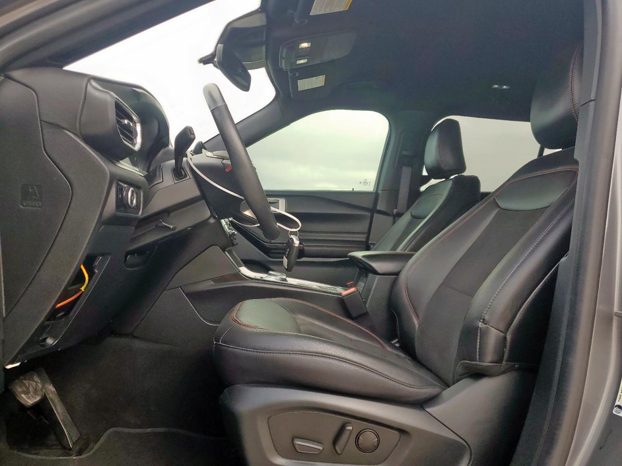 2024 Ford Explorer St-Line - Фото 7