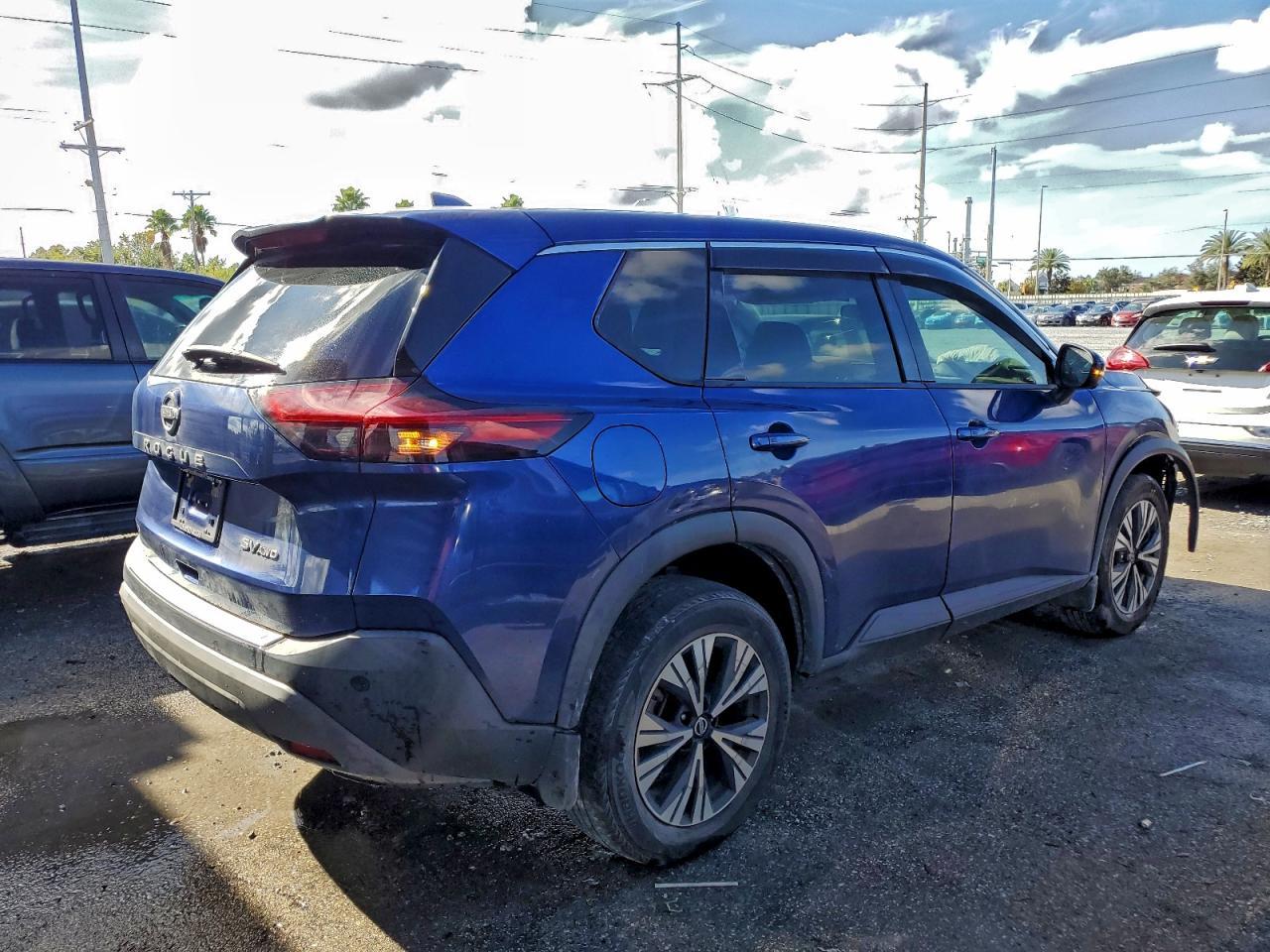 2021 Nissan Rogue Sv - Фото 3