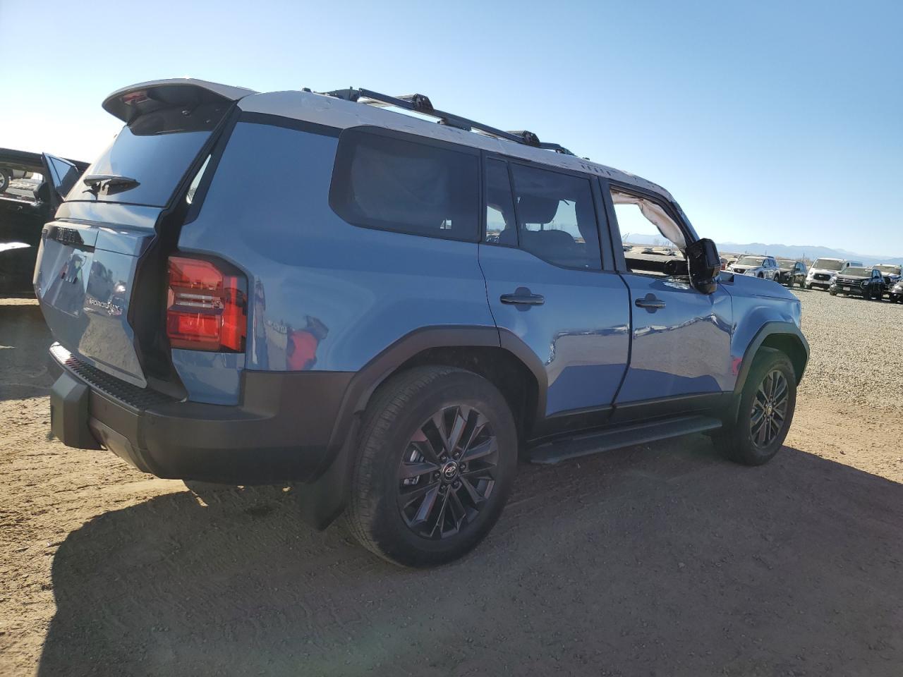 2025 Toyota Land Cruiser Base - Фото 3