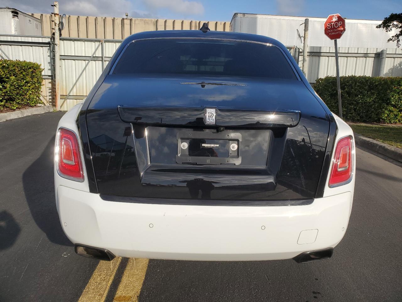 2022 Rolls-Royce Phantom - Image 6