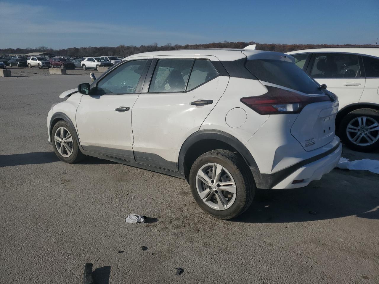 2022 Nissan Kicks S - Фото 2