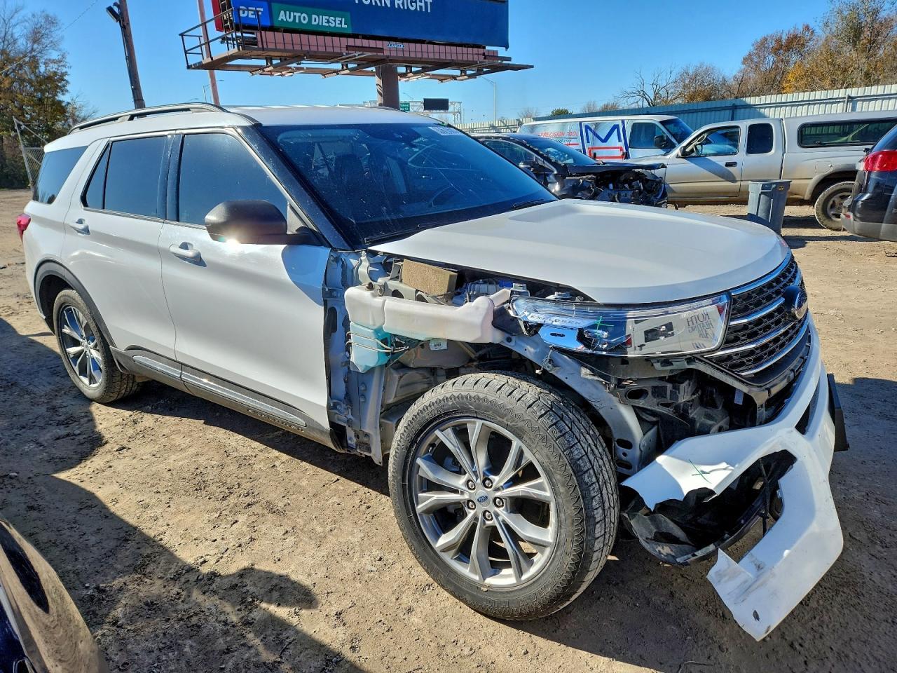 2020 Ford Explorer Xlt - Image 4