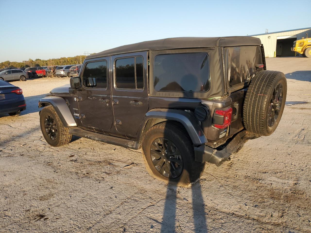 2021 Jeep Wrangler Unlimited Sahara 4Xe - Фото 2