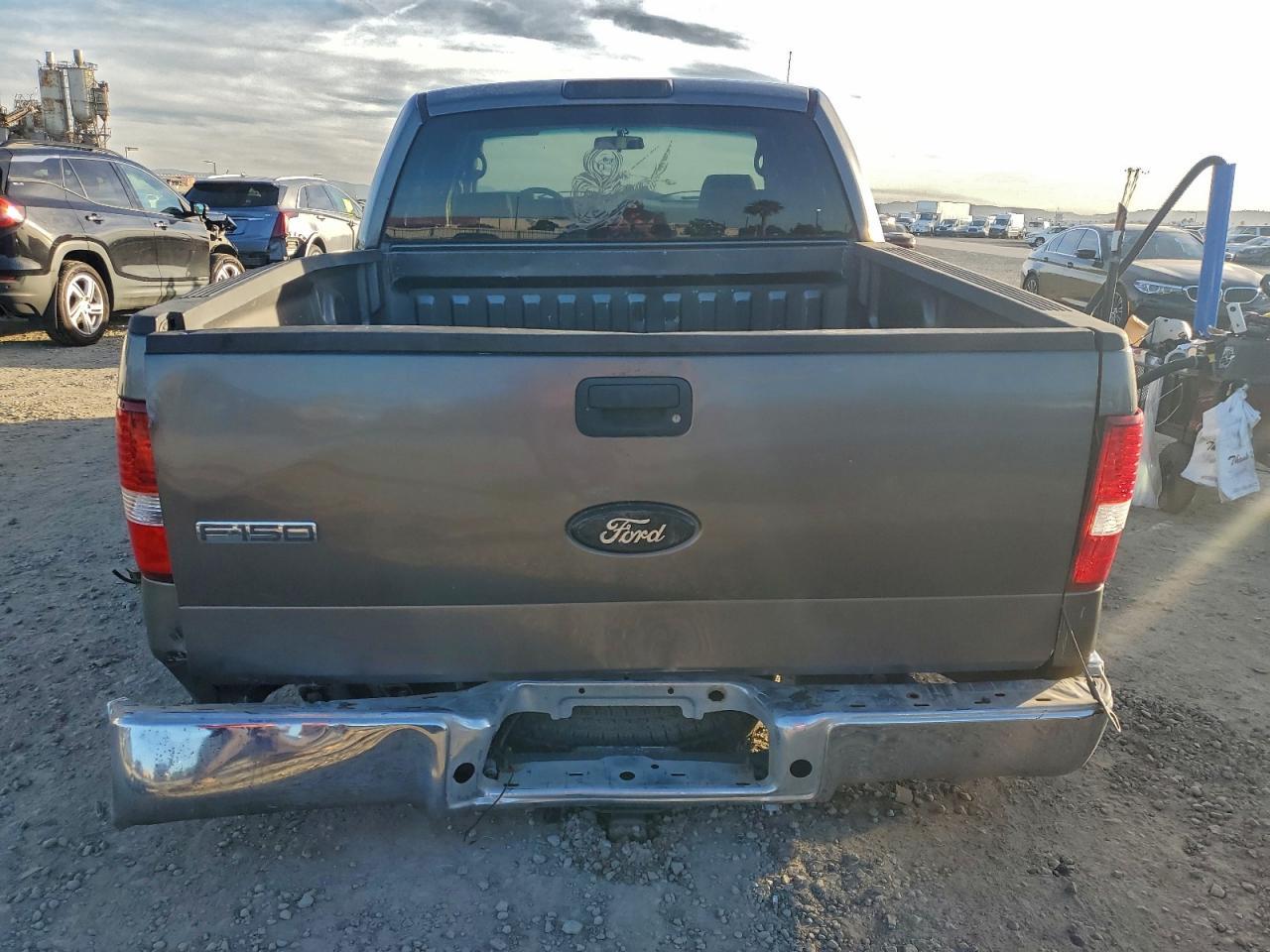 2007 Ford F150 Supercrew - Image 6