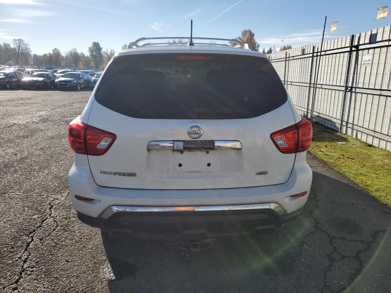 2017 Nissan Pathfinder S - Фото 6