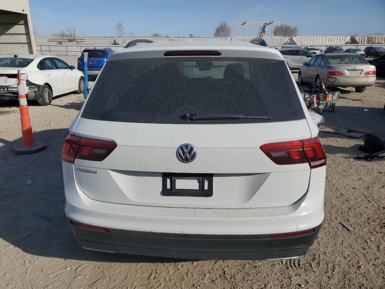 2019 Volkswagen Tiguan S - Фото 6