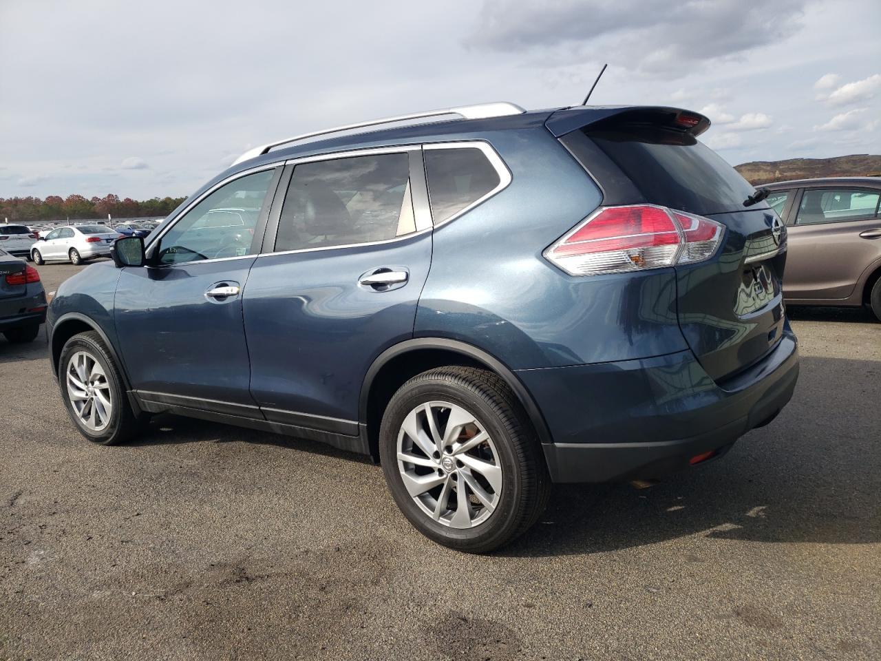 2014 Nissan Rogue S - Image 2