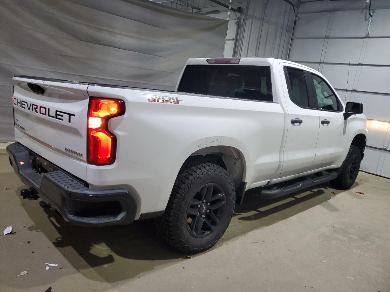2019 Chevrolet Silverado K1500 Trail Boss Custom - Фото 3