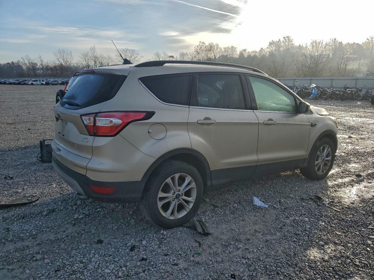 2018 Ford Escape Se - Фото 3
