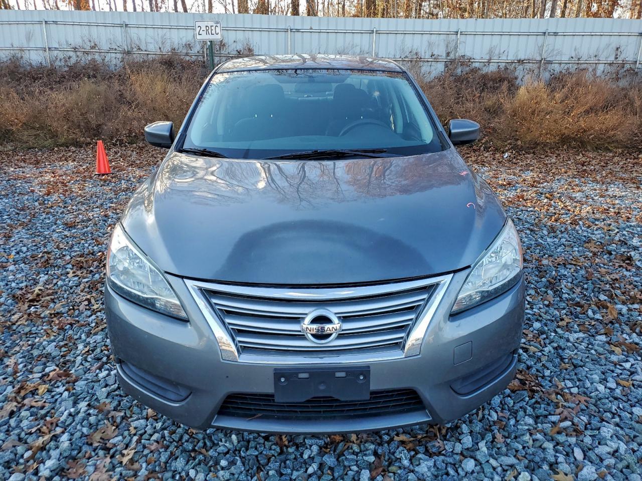 2015 Nissan Sentra S - Image 5