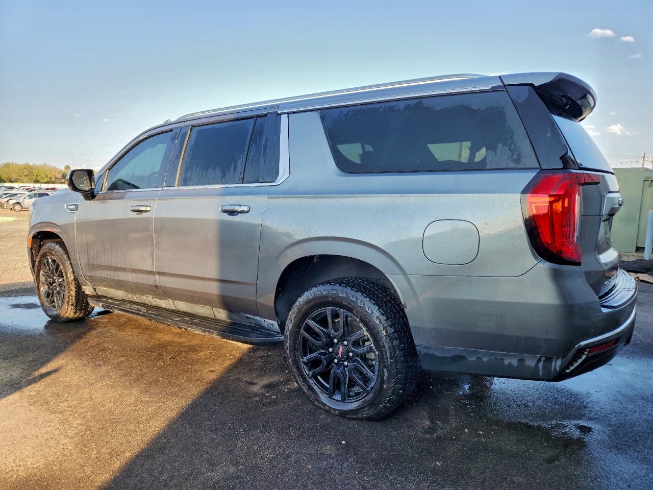 2021 GMC Yukon Xl K1500 Slt - Фото 2