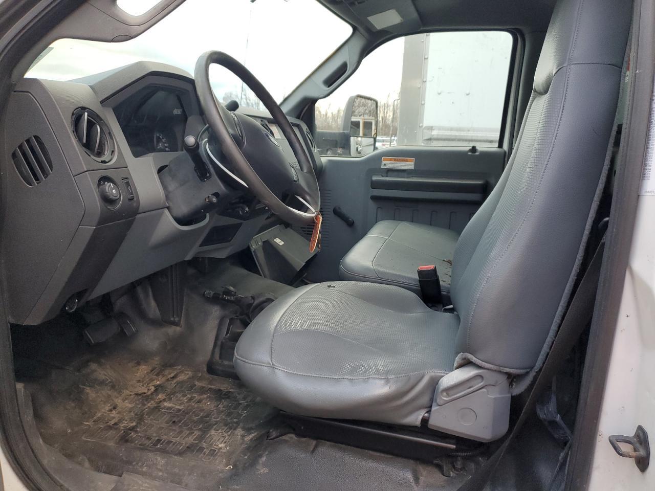 2012 Ford F750 Box Truck - Image 7