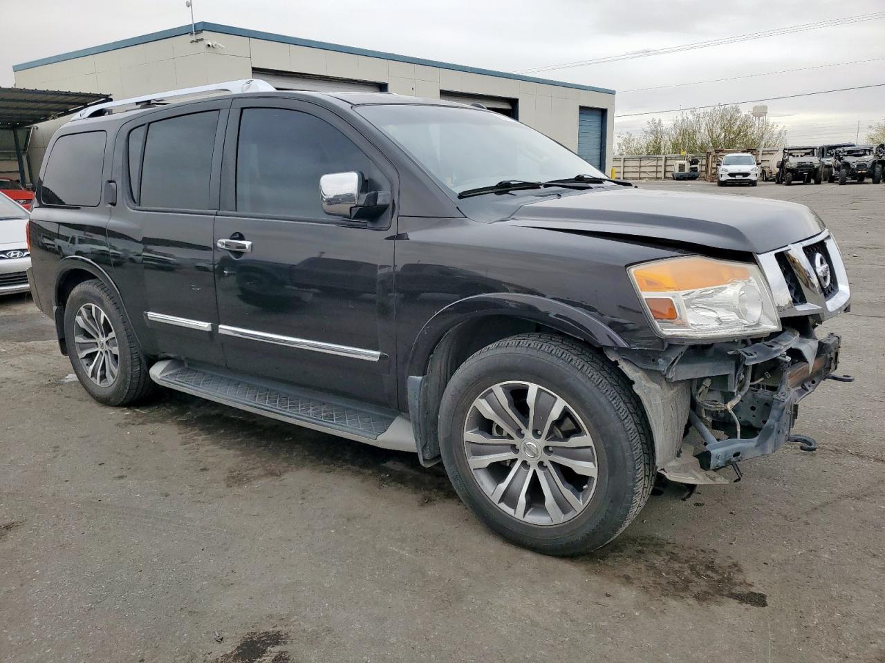 2015 Nissan Armada Sv - Image 4