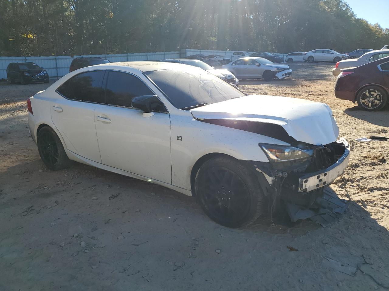 2017 Lexus Is 200T - Фото 4