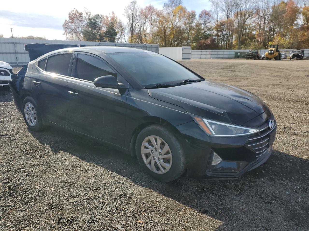 2019 Hyundai Elantra Se - Фото 4