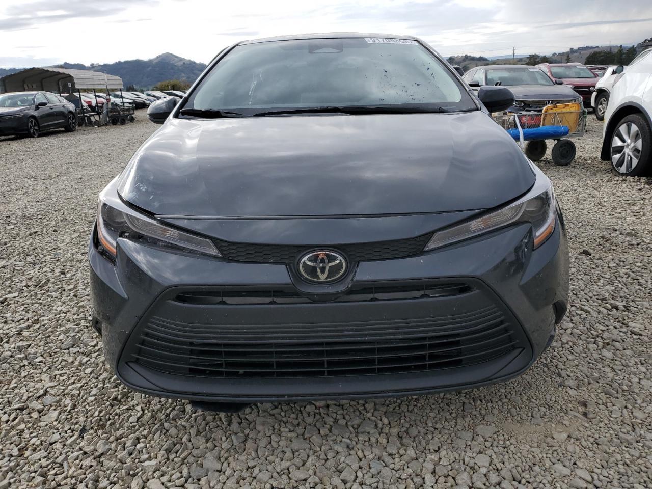 2025 Toyota Corolla Le - Image 5