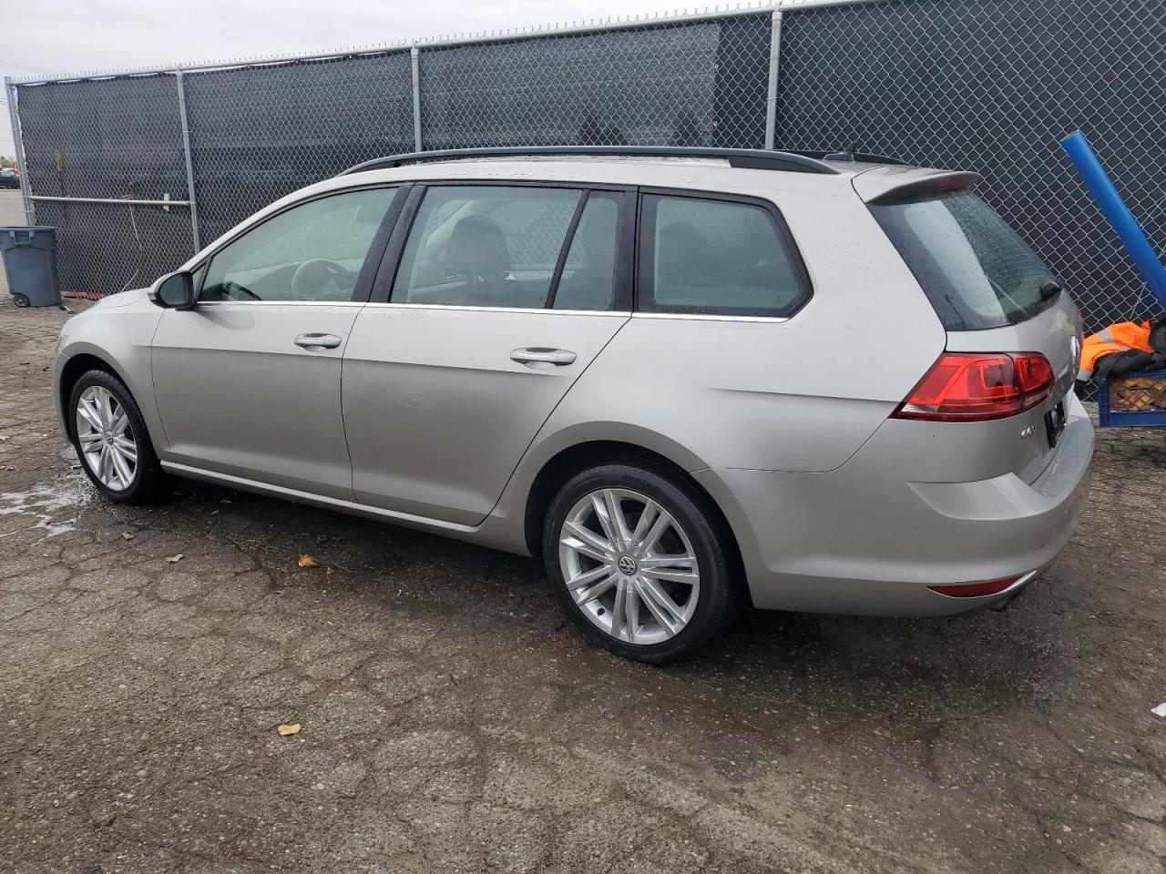 2016 Volkswagen Golf Sportwagen S - Фото 2