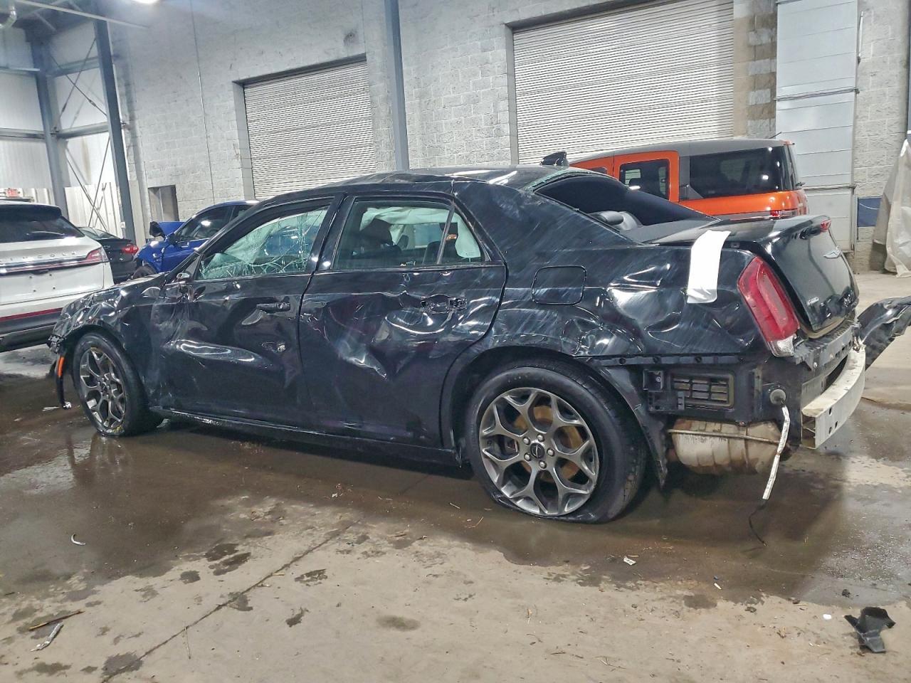 2015 Chrysler 300 S - Фото 2