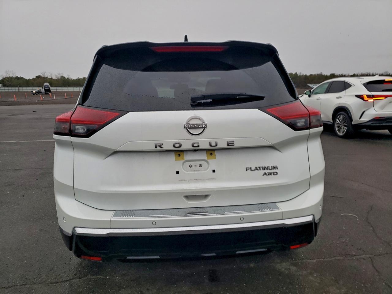 2024 Nissan Rogue Platinum - Image 6