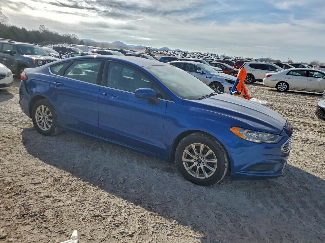 2017 Ford Fusion S - Фото 4