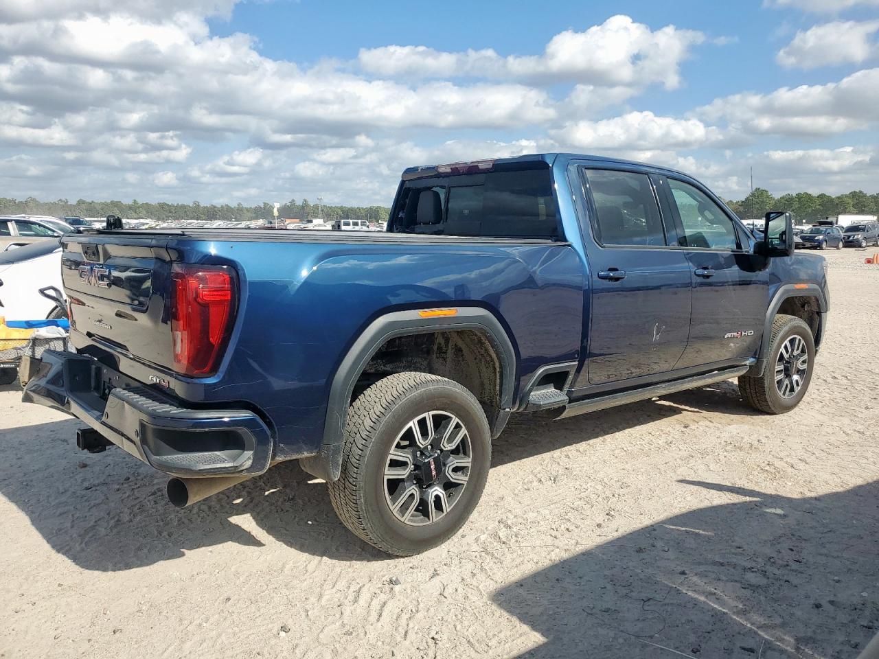 2022 GMC Sierra K2500 At4 - Фото 3