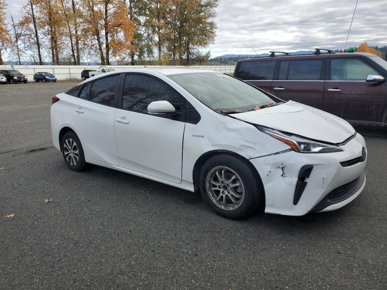 2020 Toyota Prius L - Фото 4