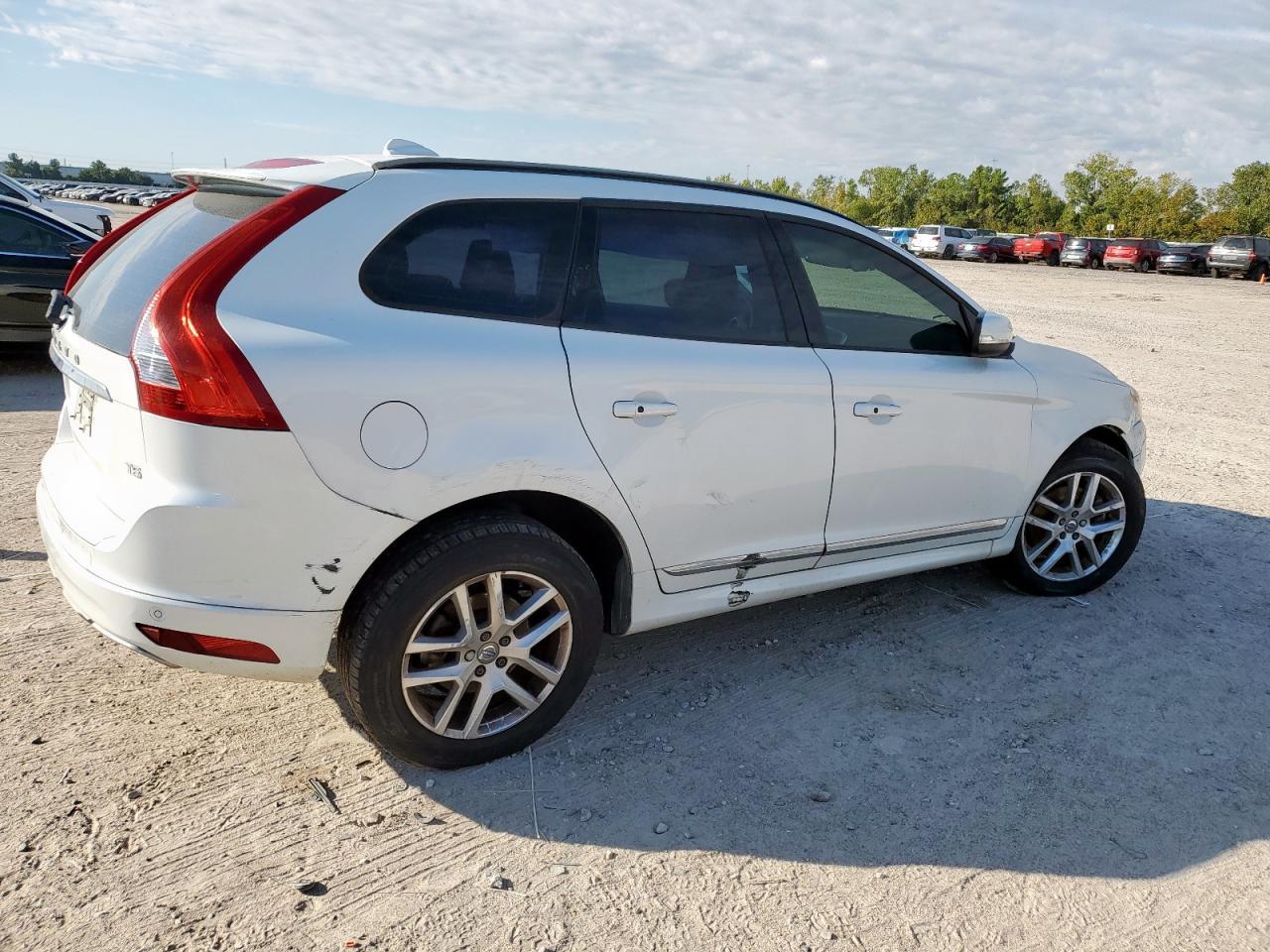 2017 Volvo Xc60 T5 - Фото 3