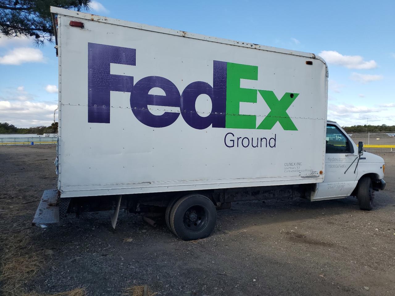 1997 Ford E350 Box Truck - Image 3