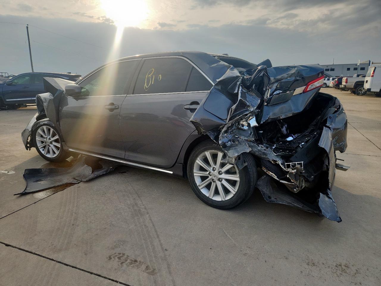2012 Toyota Camry Xle - Фото 2