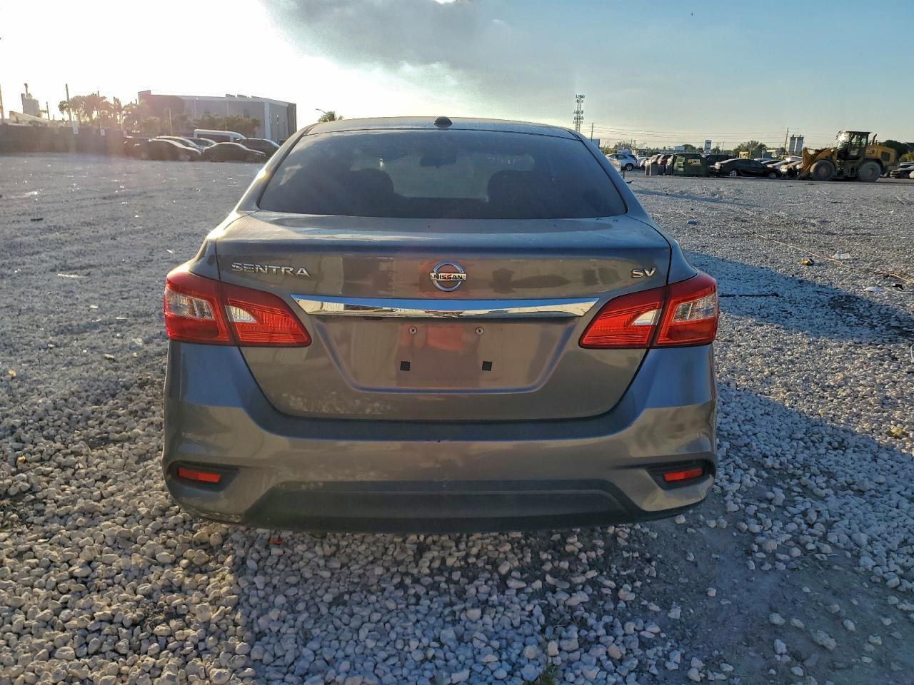 2018 Nissan Sentra S - Image 6