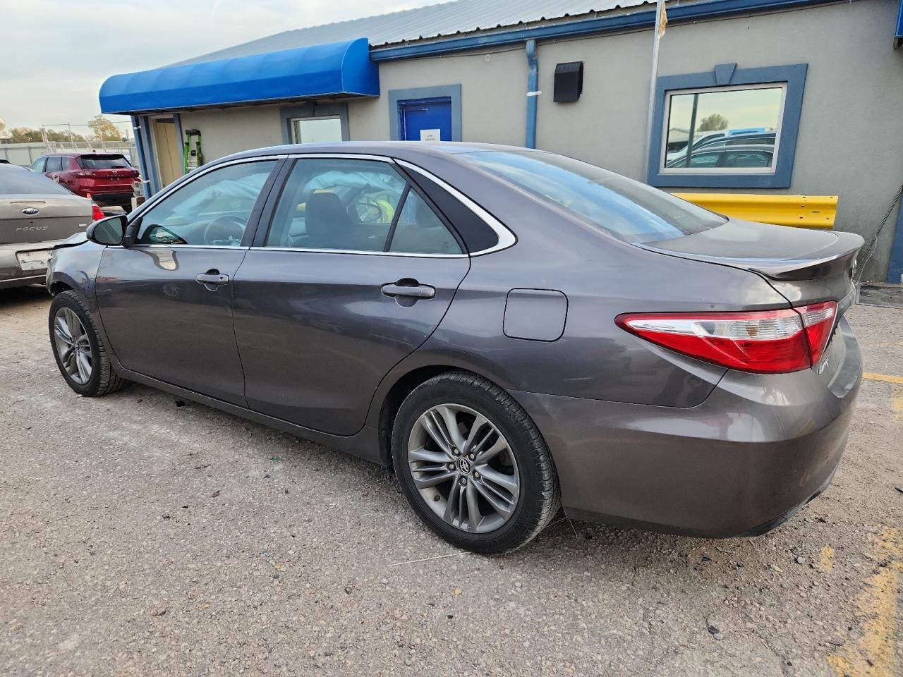 2016 Toyota Camry Se - Image 2