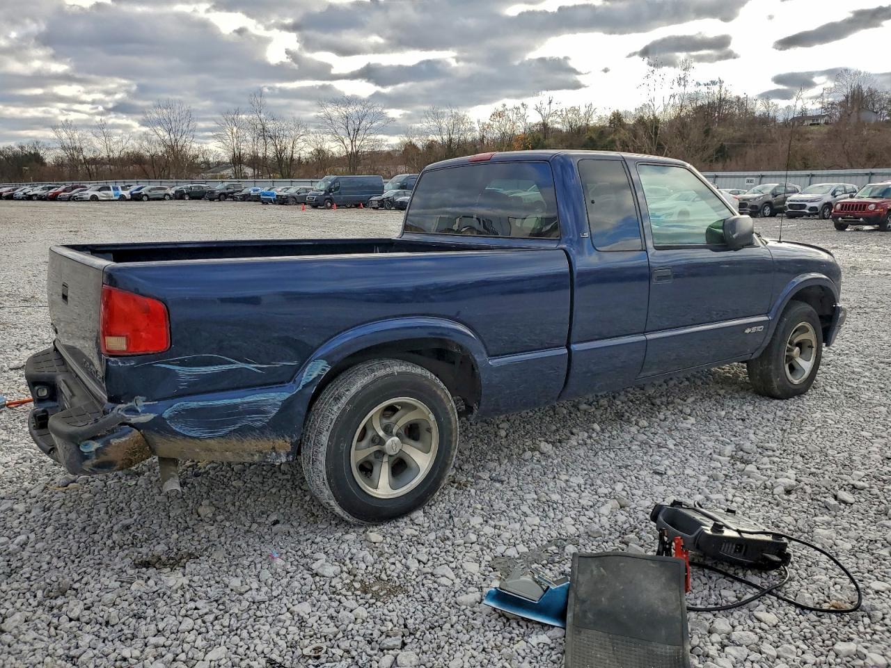 2003 Chevrolet S Truck S10 - Фото 3