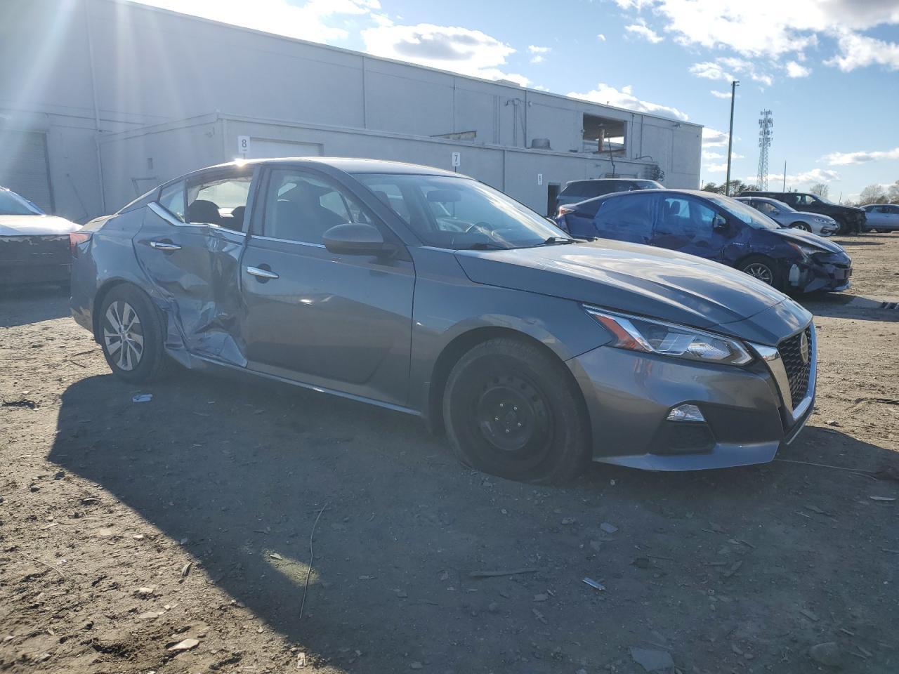 2020 Nissan Altima S - Фото 4